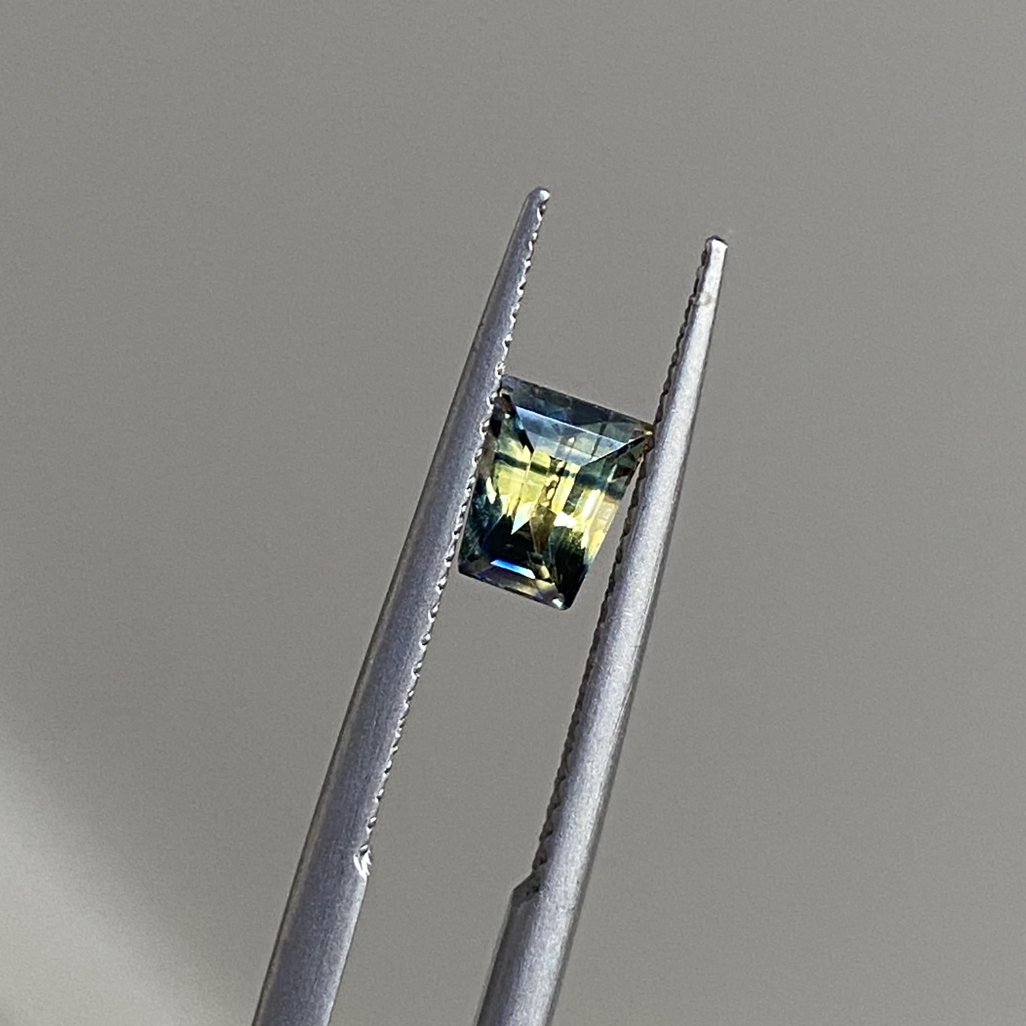 Untraditional engagement ring bicolour sapphire gemstones