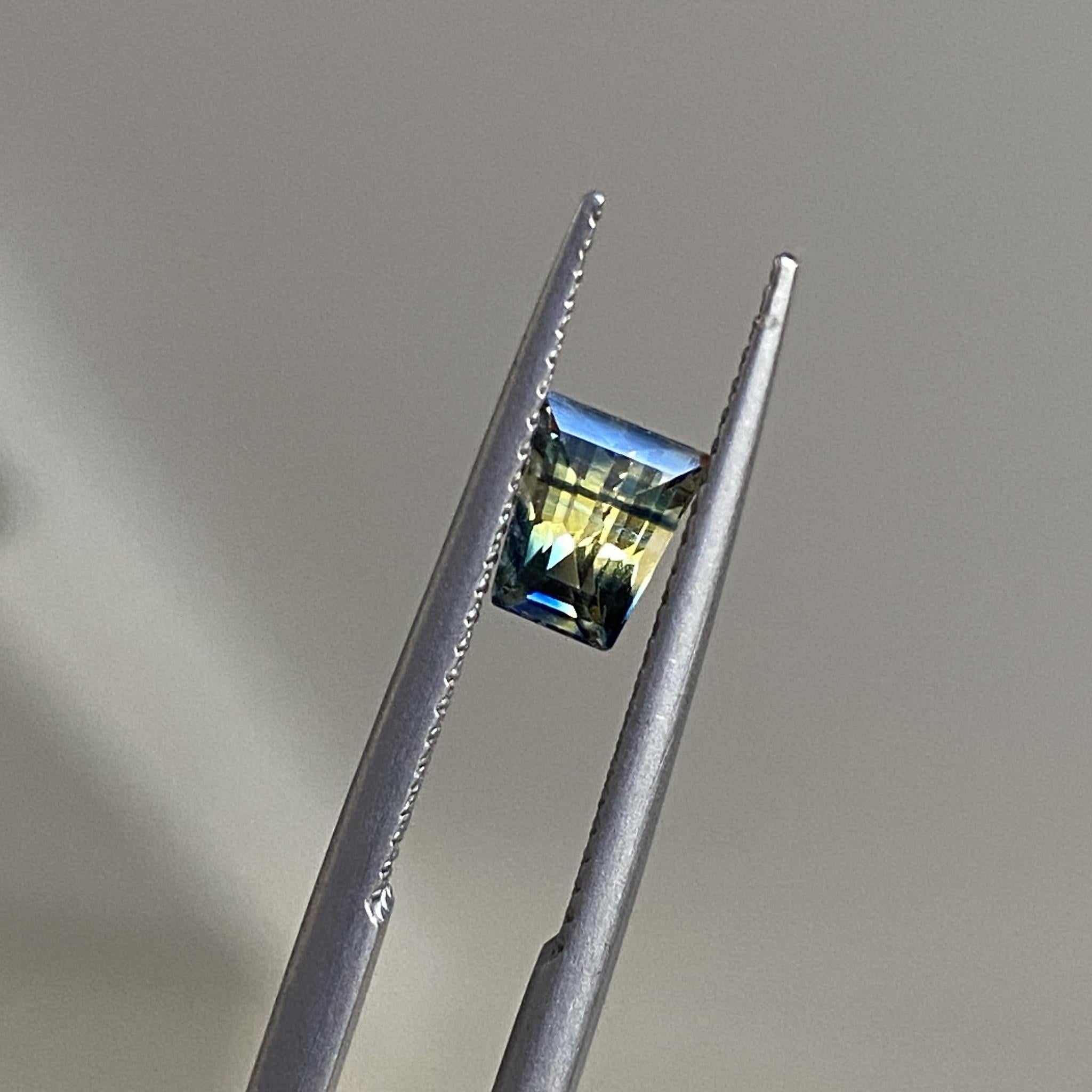 Striped parti yellow blue sapphire