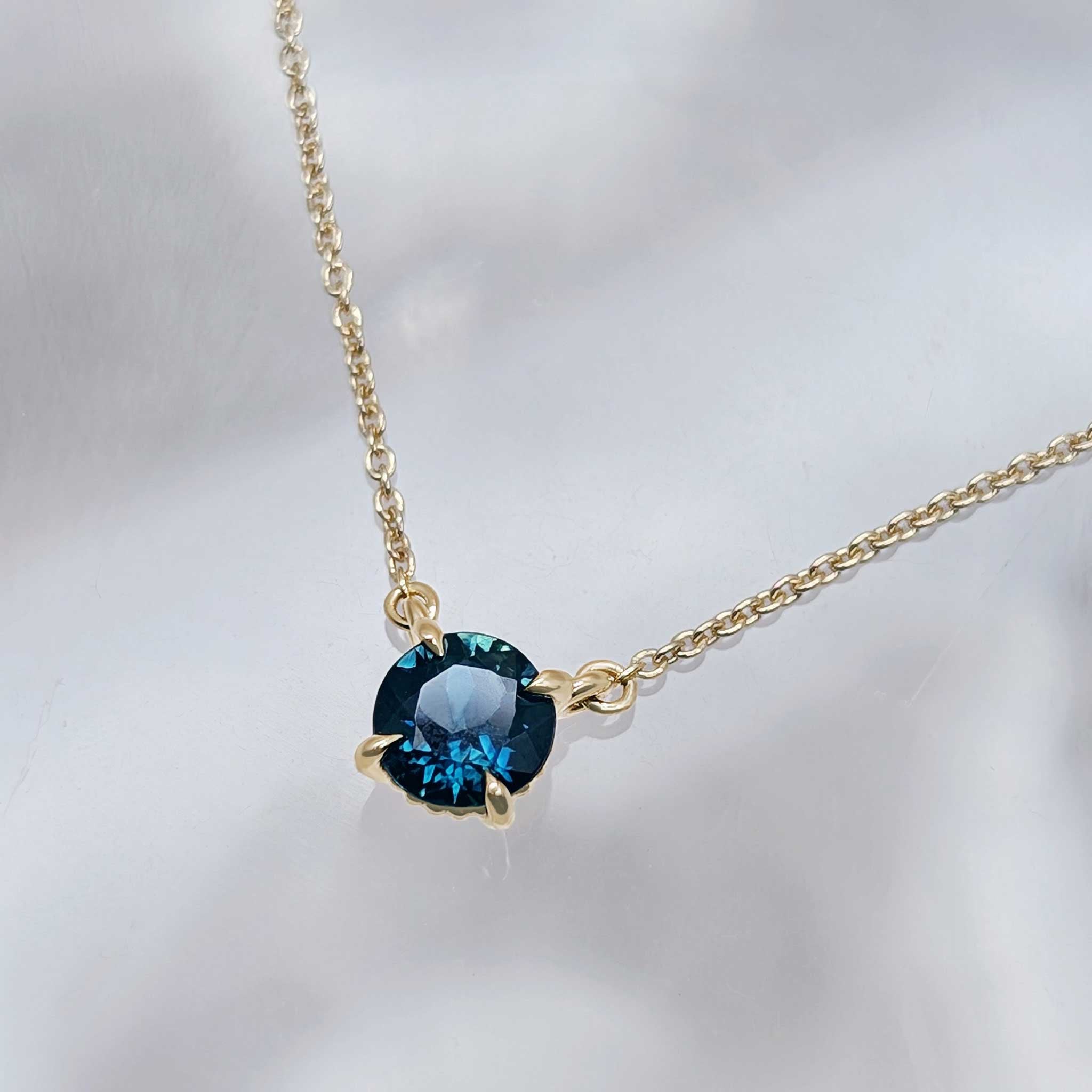 Blue Aussie sapphire pendant necklace in gold