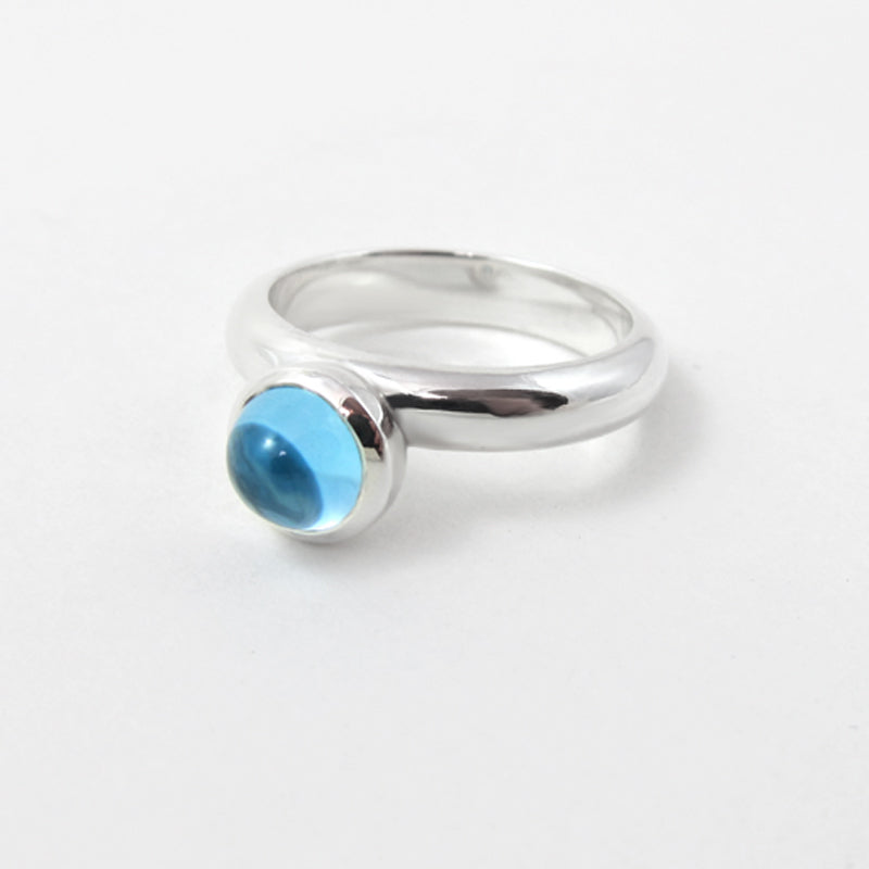 Blue topaz cabochon ring