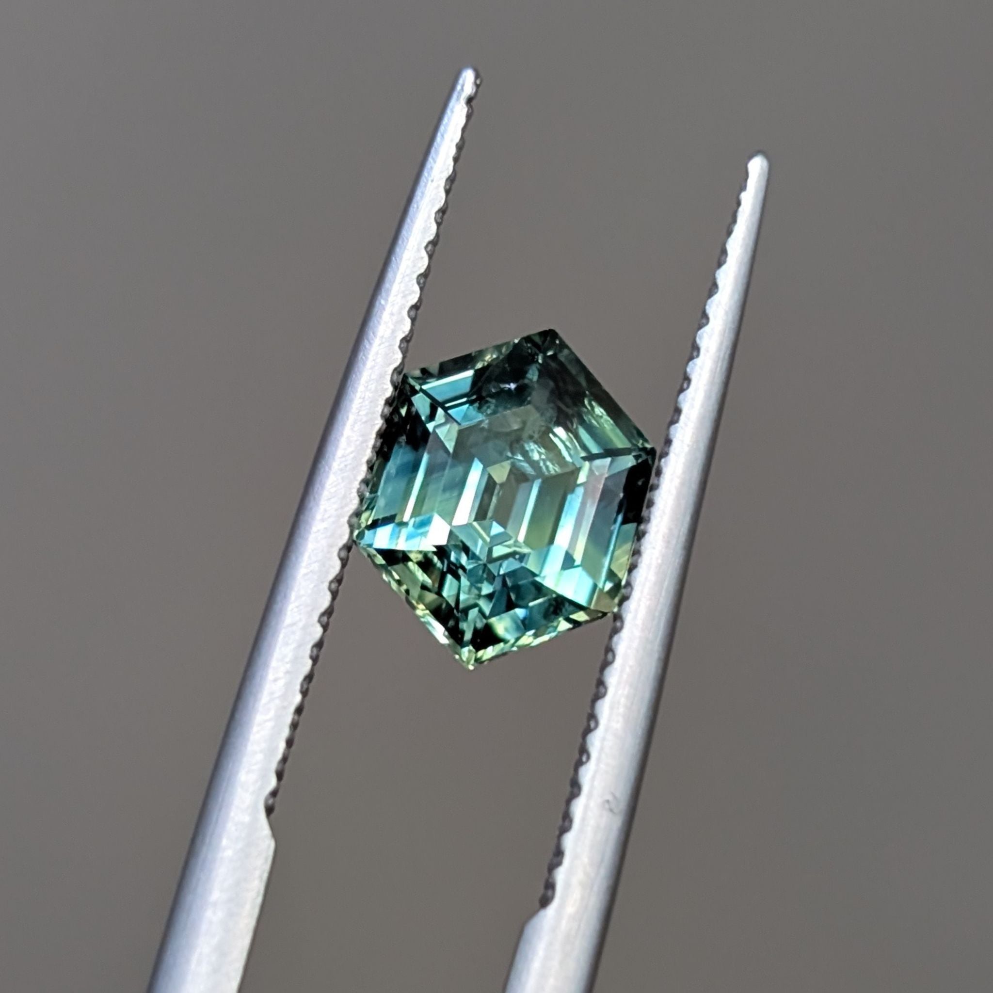 Close-up of 1.91ct hexagon sapphire 