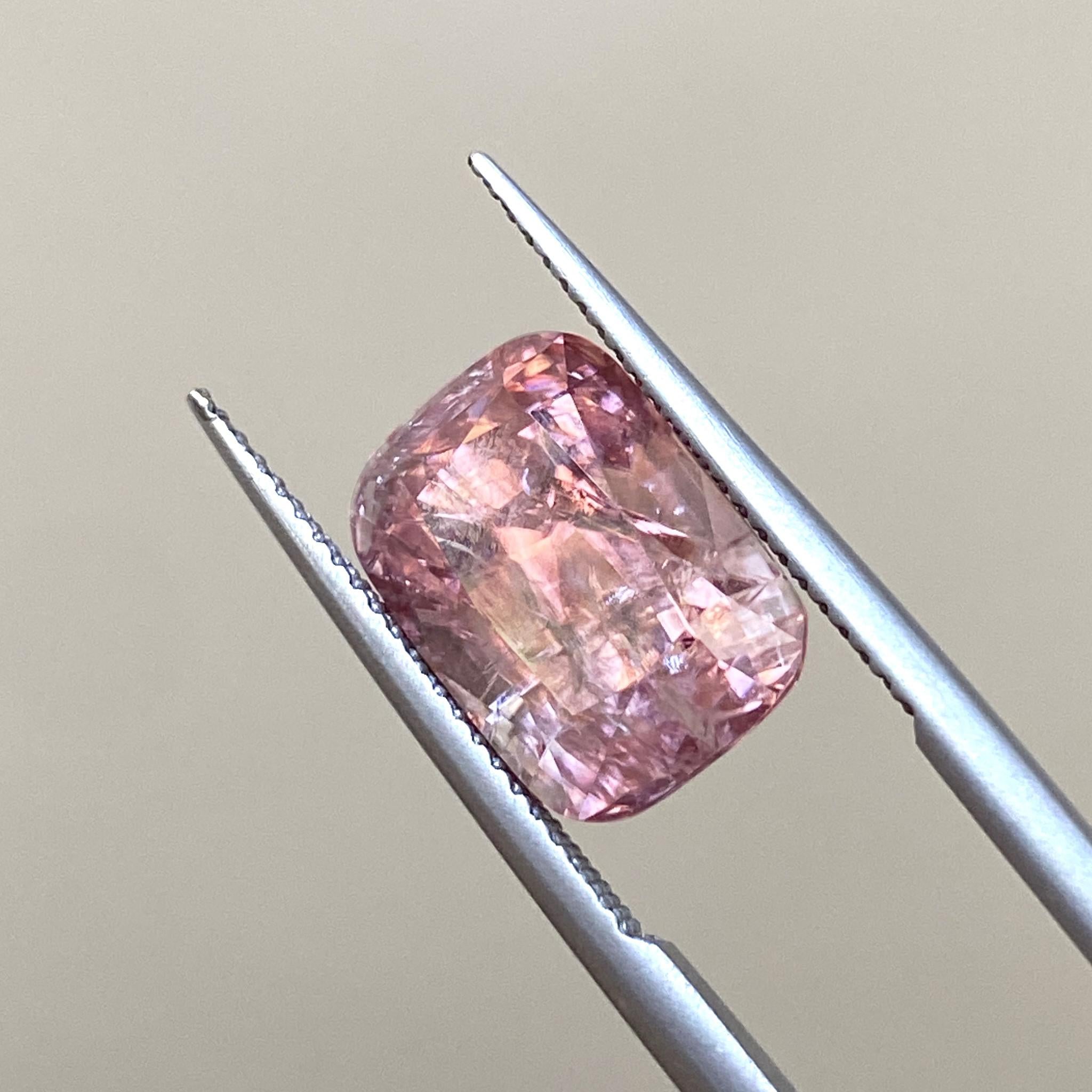 Australian Hart’s Range zircon sparkling