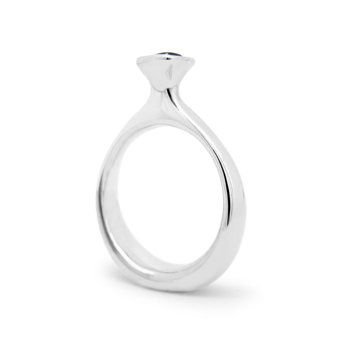 Freeform gemstone ring