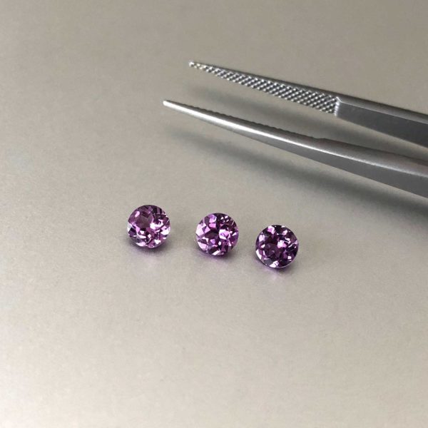 Purple burgundy alexandrite simulant gems