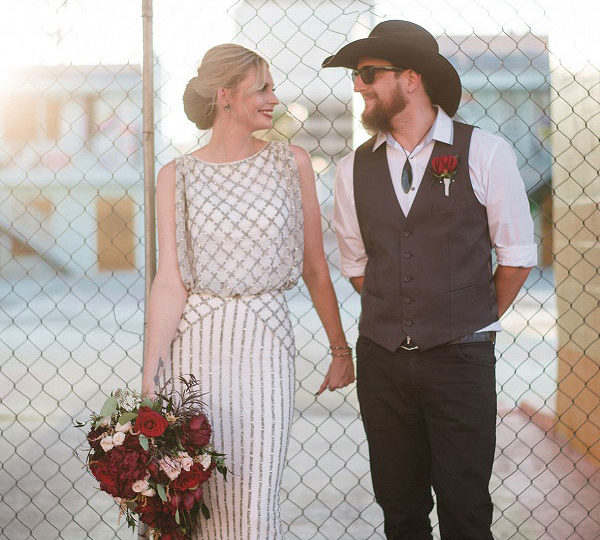 How to pull off a micro wedding in Vegas, baby!