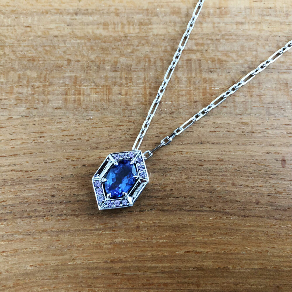 White gold necklace with tanzanite and lilac sapphires