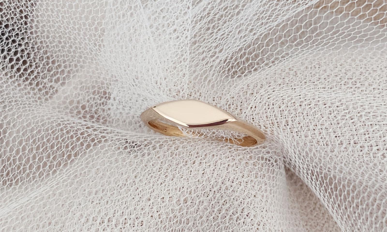 Gold signet ring for proposal